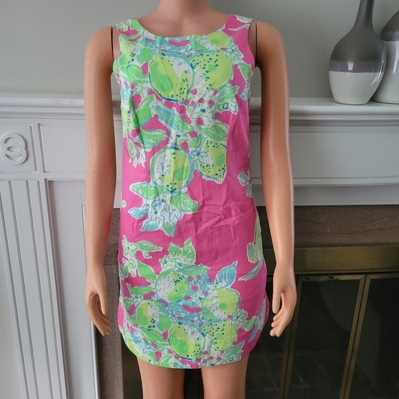 Lilly pulitzer Delia Shift in Hotty Pink lemonade. - Picture 5 of 13